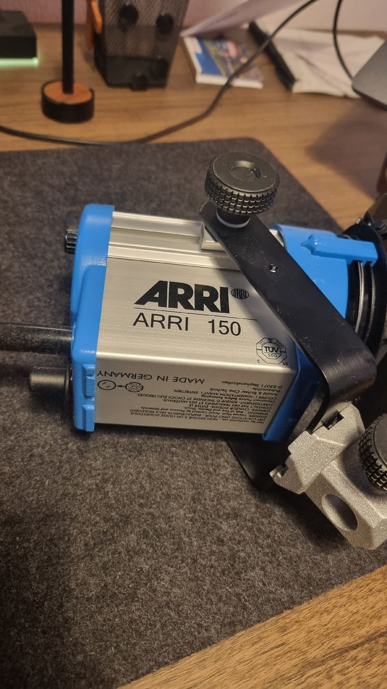 Arri Lampes: ARRI 150 Scheinwerfer – D'occasion à Uster par flo_qtq2 2