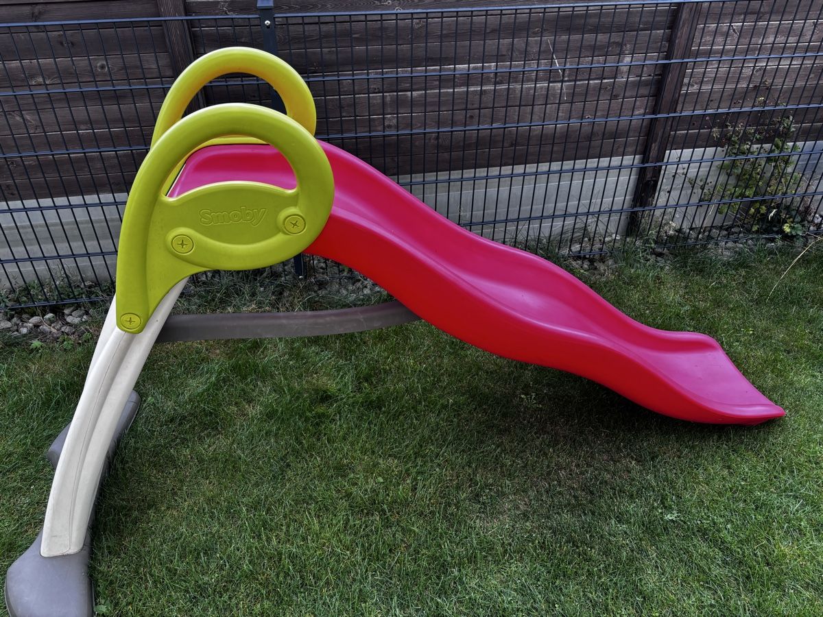 Smoby Scivoli: Kinderrutsche Smoby mit Wasseranschluss – Usato da Zofingen venduto da privolution