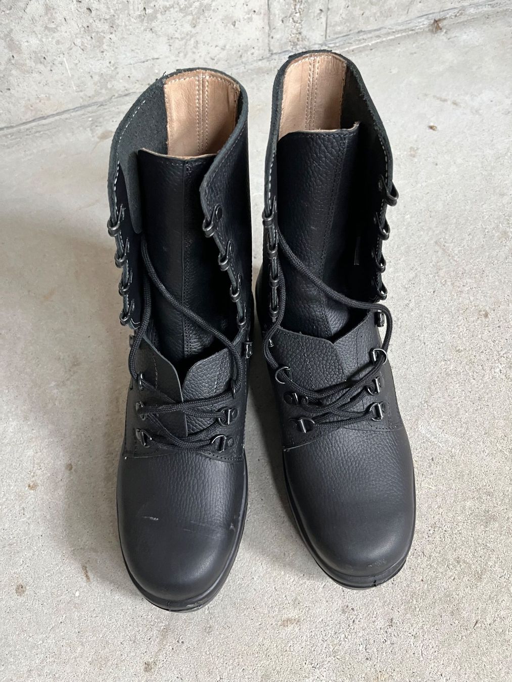 Minerva Scarpe da uomo: Kampfstiefel 90 neu – Nuovo (secondo la descrizione) da Sumiswald venduto da R_ruch