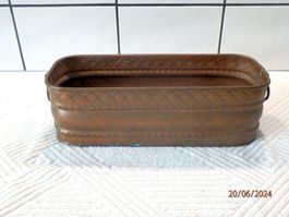 Blumentrog, Kupfer, 34cm L x 12.5cm B, x 10.5cm H.