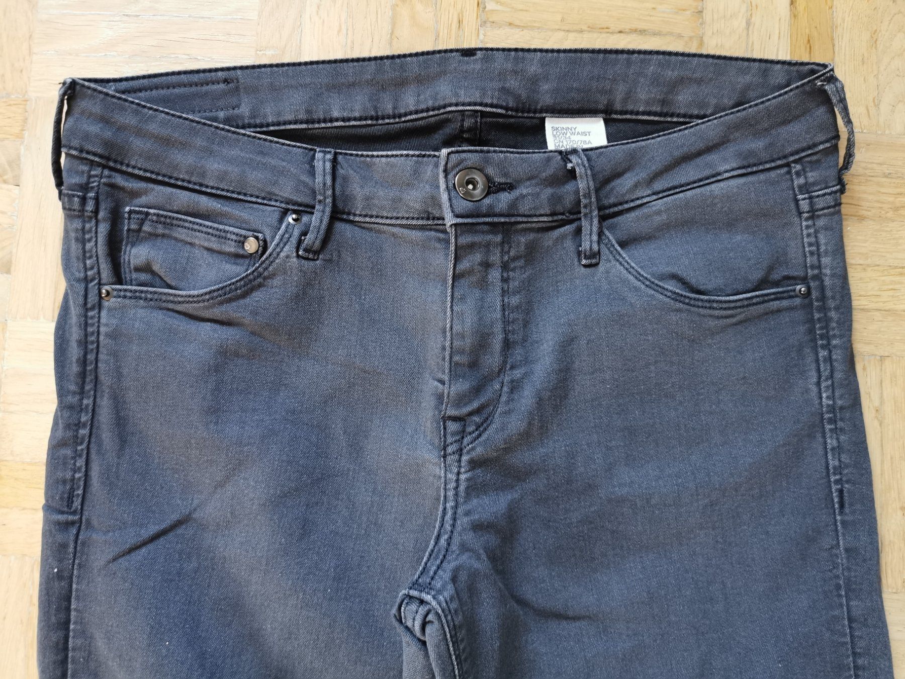 H&M Jeans: Jeans H&M mit Strass Gr. 31/34 – Gebraucht aus Stäfa von flamingo_17 2