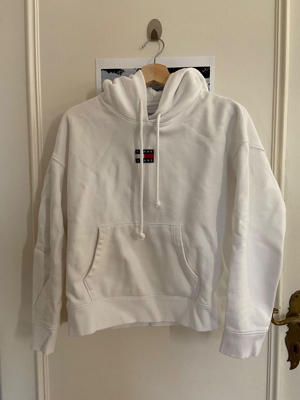 Tommy Hilfiger Maglioni & Felpe: Tommy Jeans Pullover weiss – Nuovo (secondo la descrizione) da Luzern venduto da Mobahn_Schwarzenberg
