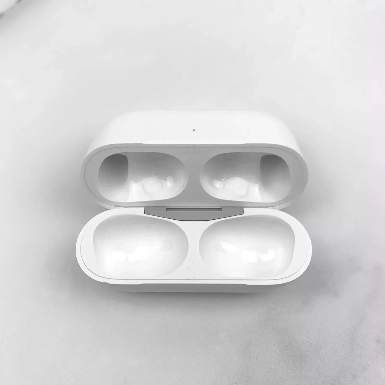 Apple Cuffie: Airpods Pro 2. Generation Original USB-C Magsafe Ladecase – Usato da Neerach venduto da mur_dwg9 3