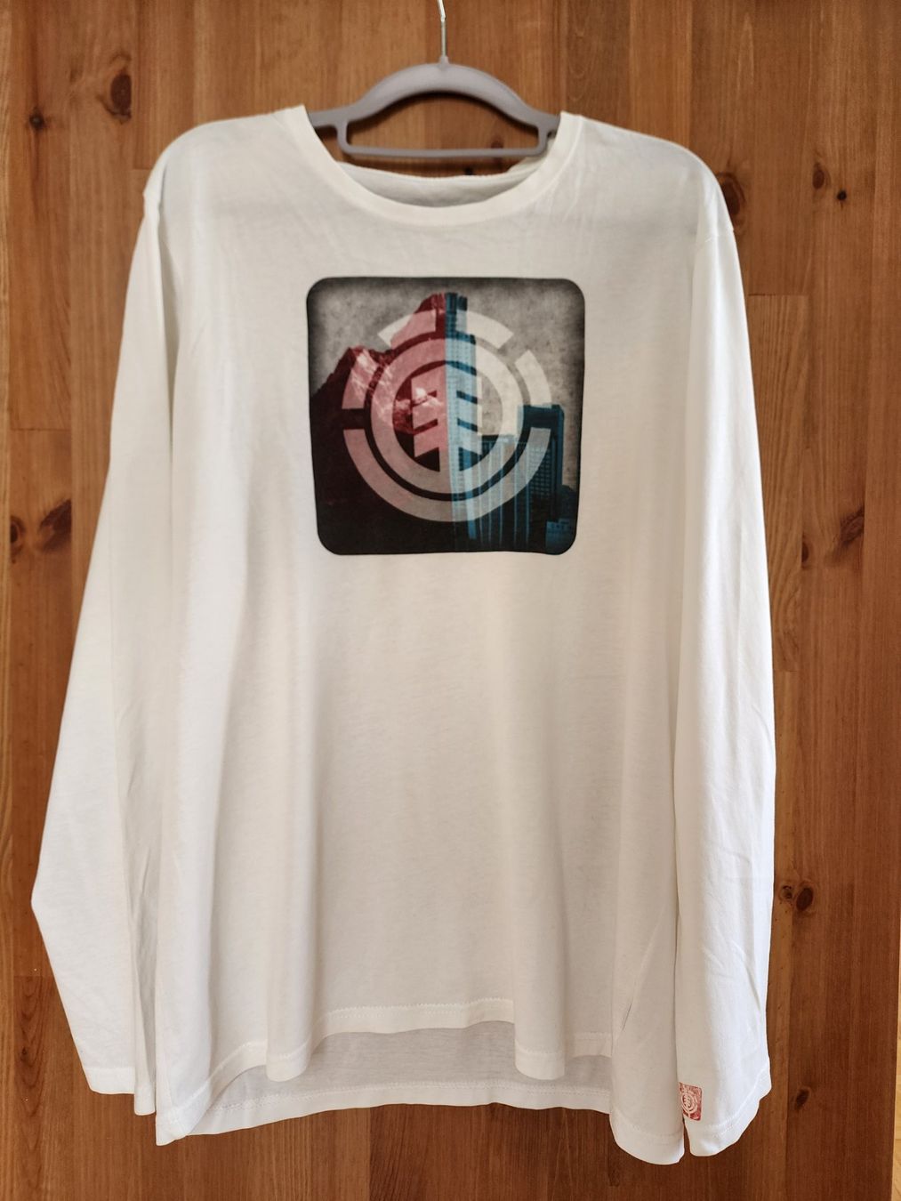 Element T-shirt: Langarmshirt Weiss Element L – Usato da Steinmaur venduto da rica_silva