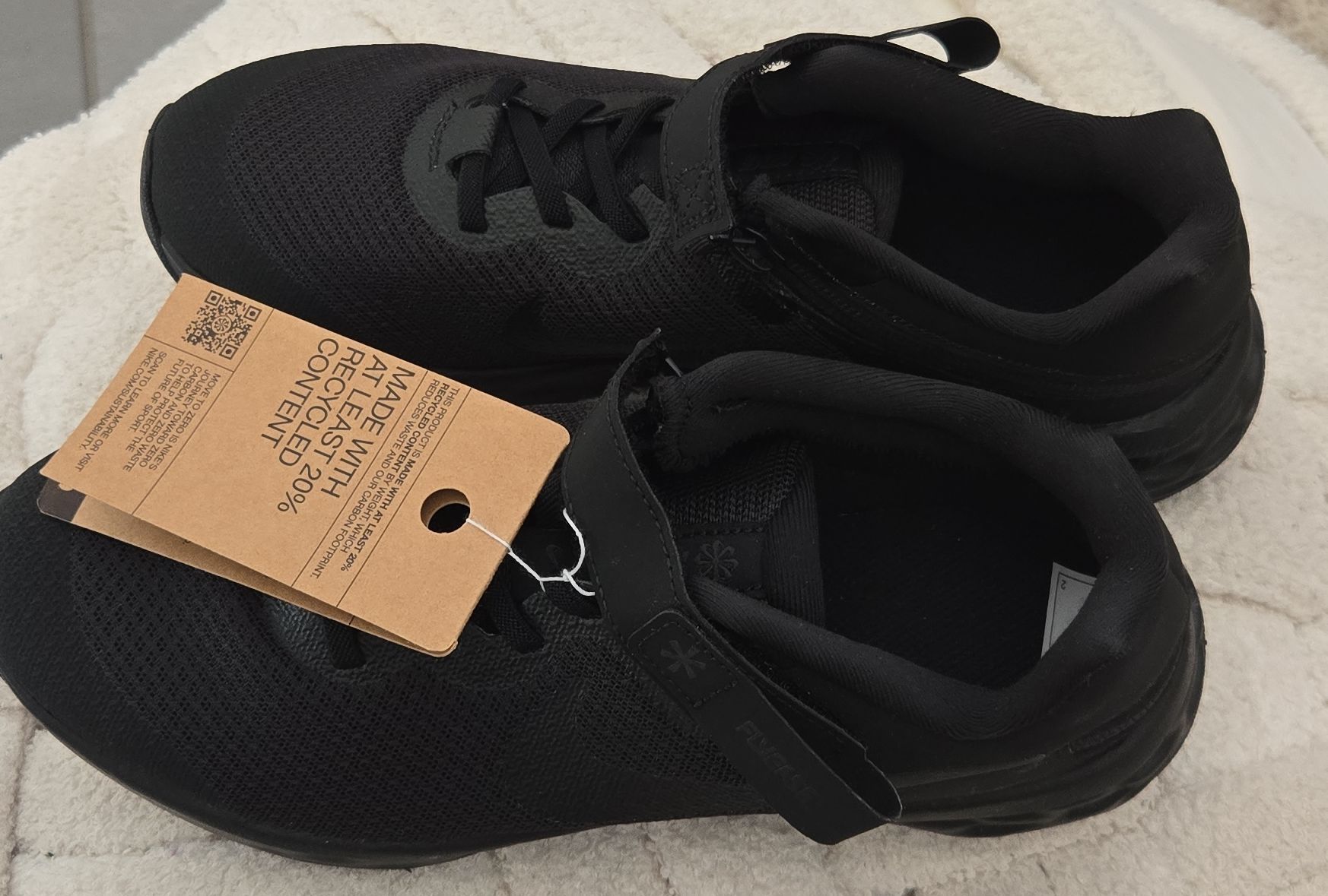 Schuhe für Jungen: Baskets noires neuves taille 38 – Neu (gemäss Beschreibung) aus Aegerten von SivHour
