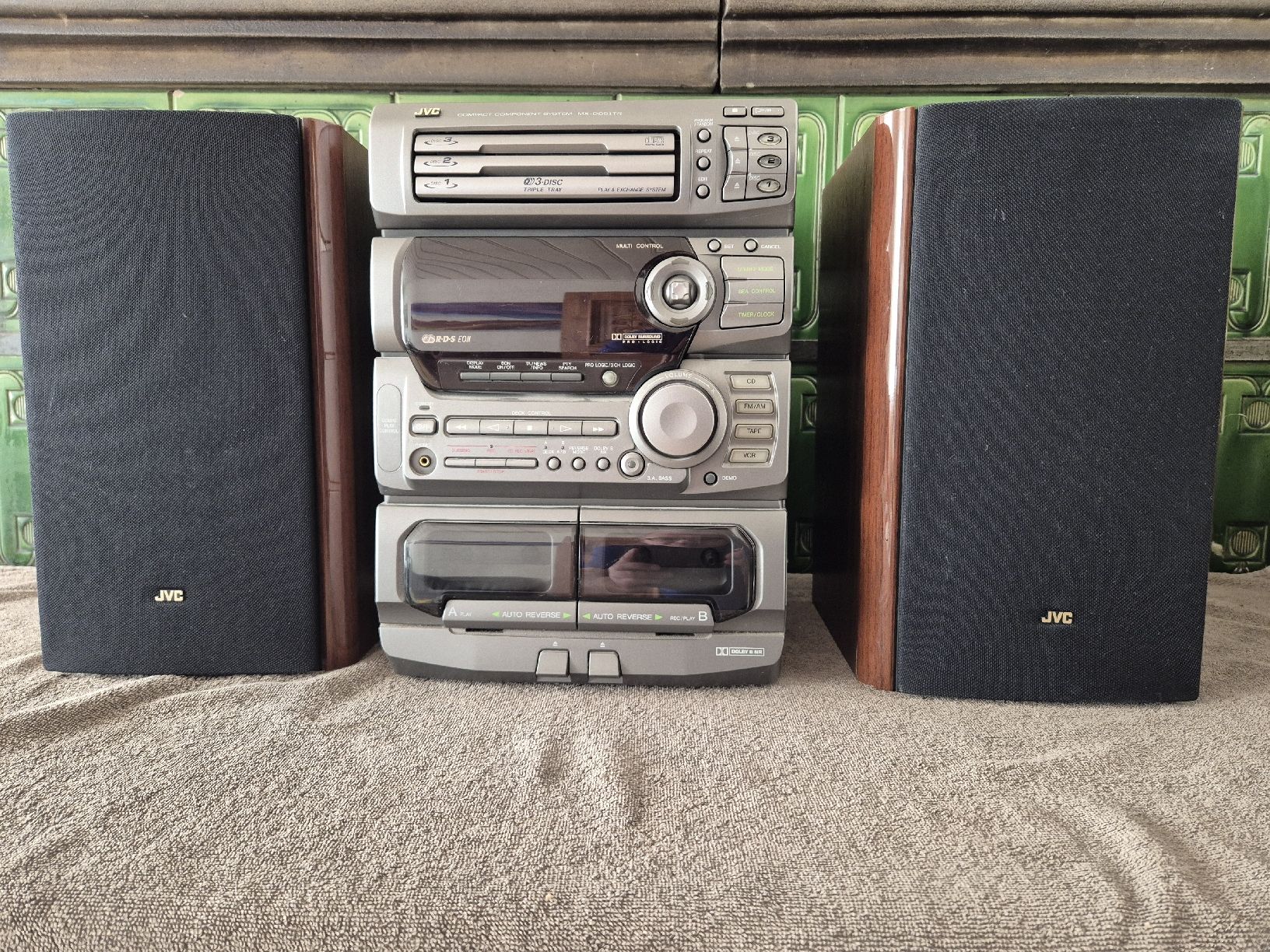 JVC Lettore multimediale & Streamer: JVC Compact System  MX-D851TR – Usato da Niederwil SO venduto da Albatros59