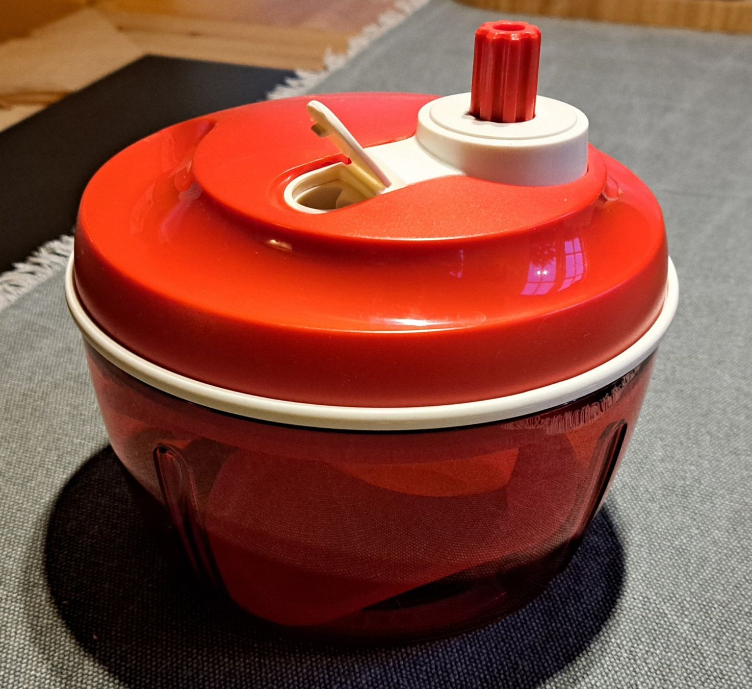 Tupperware Elettrodomestici da cucina: Original Tupperware grosser Quick-Chef Häcksler – Usato da Langnau i. E. venduto da Trabant03
