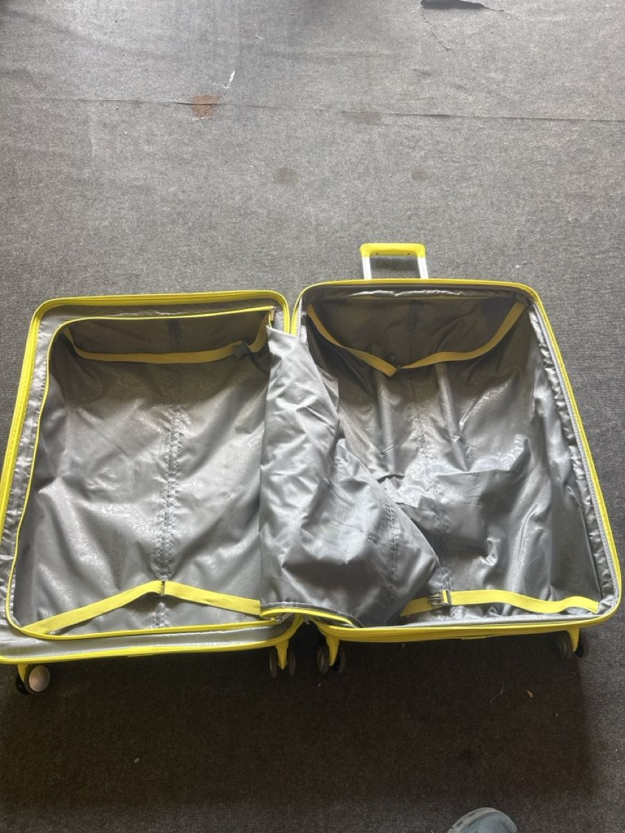 Reisekoffer: Rollkoffer American Case 78 x 55 cm – Gebraucht aus Walde SG von buenzli-1 4