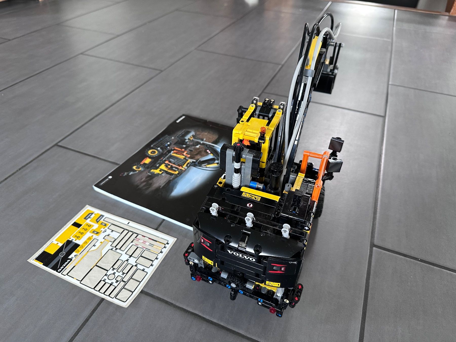 Technics Kit di costruzioni: LEGO Technic Volvo EW160E Bagger 42053 – Usato da Rüegsauschachen venduto da Stefu 1