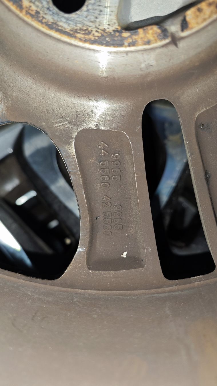 Mazda Cerchioni: 4 Cerchi Mazda 16" con Pneumatici Estivi – Usato da Mezzovico venduto da spa_6969 1
