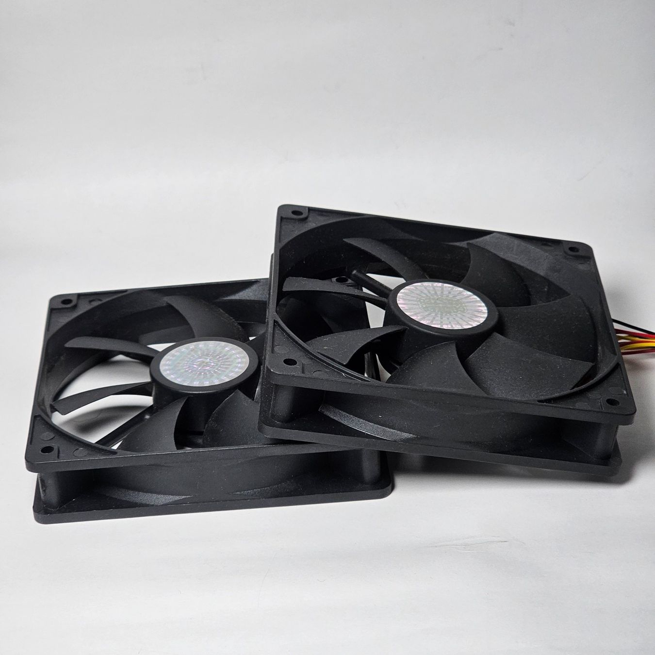 Ventilatori: 2x Cooler Master Gehaeuseluefter 120mm – Usato da Goldau venduto da MarketVentures