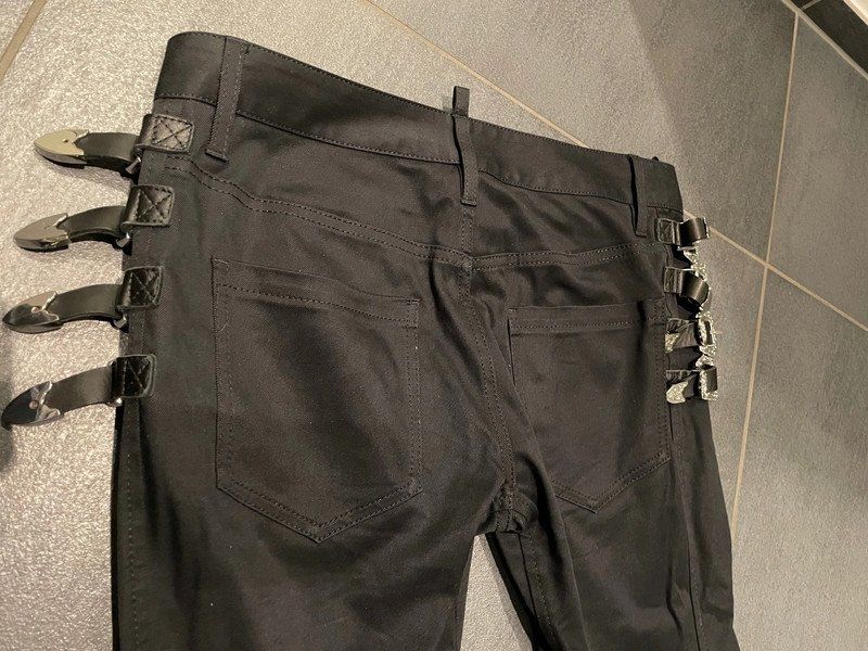 Dsquared2 Pantaloni: Dsquared2 - Hose mit Schnallendetails - 38 - NEU – Nuovo e nell'imballaggio originale da Zollikerberg venduto da nic999 3