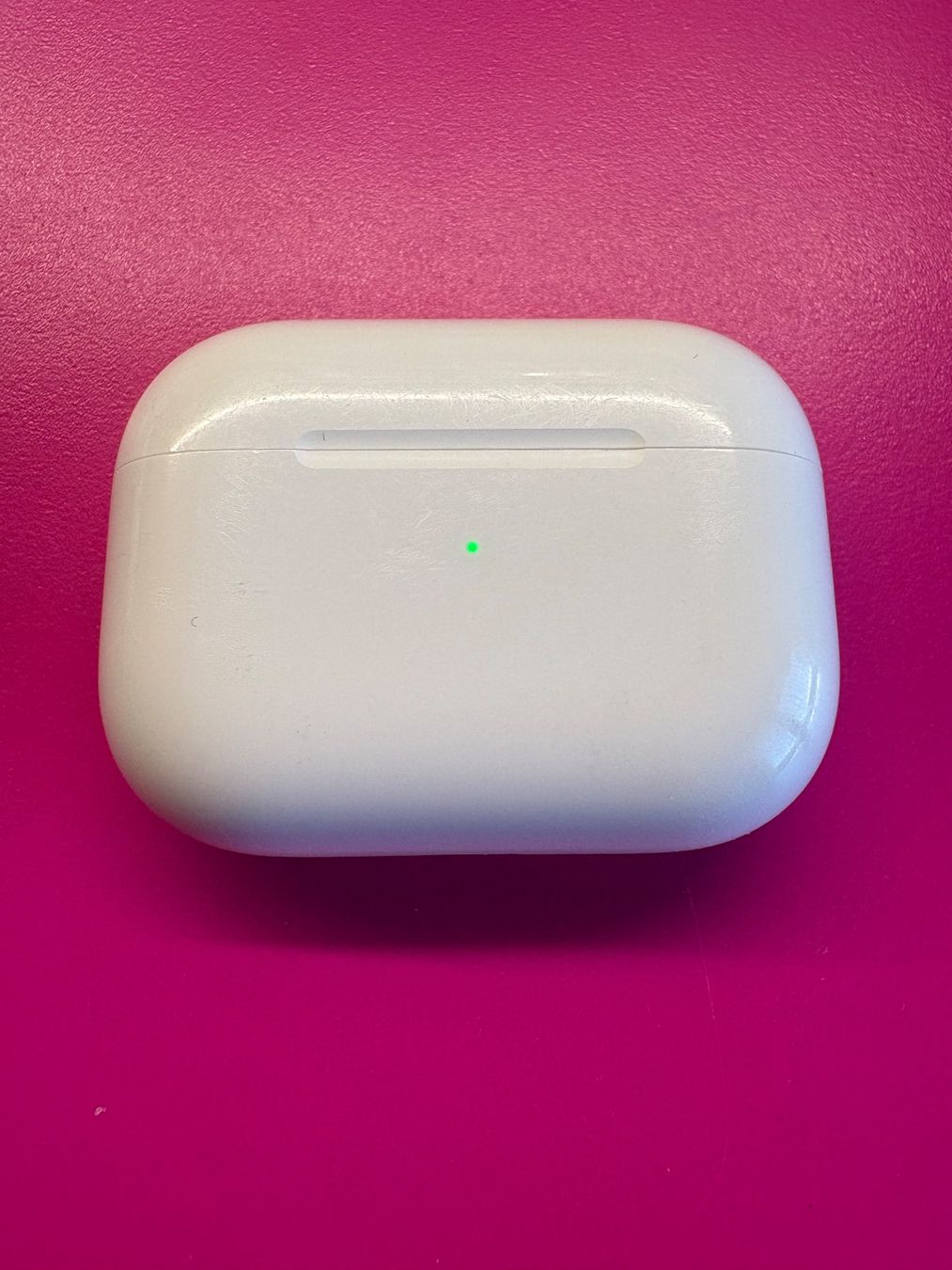 Apple Caricabatterie: Apple AirPods Pro2 charging case (A2968). – Usato da Lausanne venduto da sil_2dxk 1