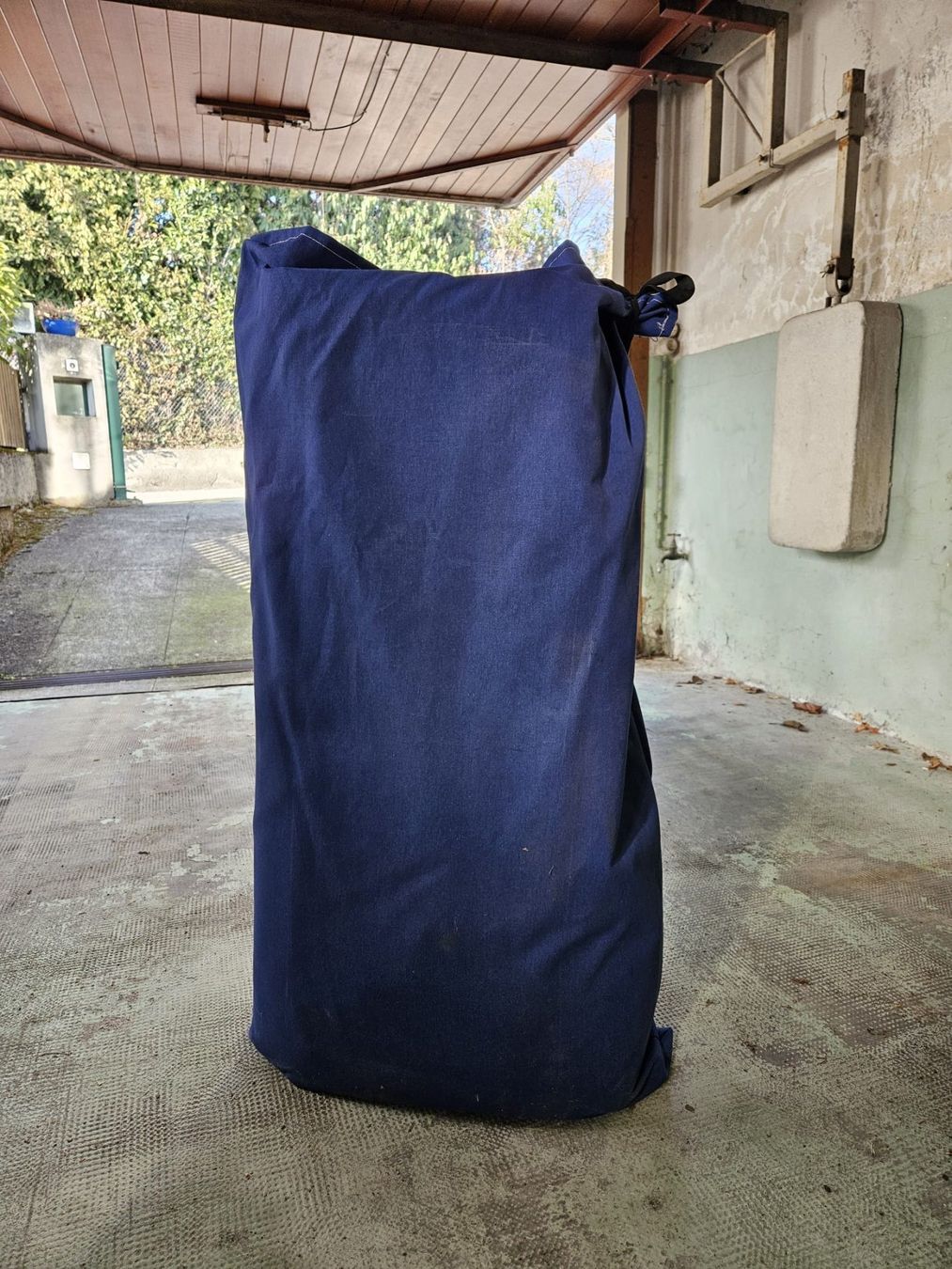 Trigano Tende : Tente activité Carbet Rangement – Usato da Rolle venduto da jes_m79g 4