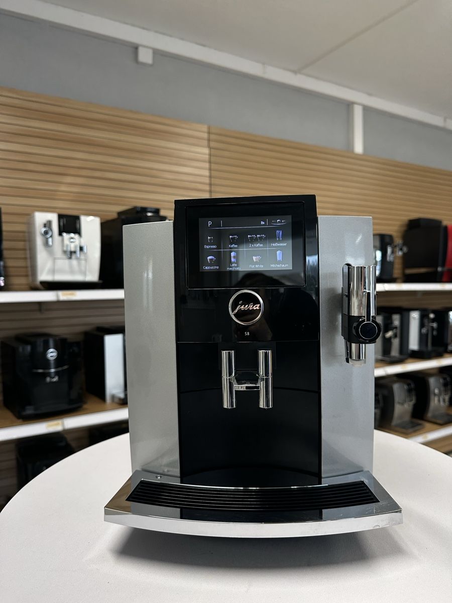 Jura Kaffeemaschinen & Espressomaschinen: JURA S8 – Gebraucht aus Gränichen von Luma.KaffeeMaschinen