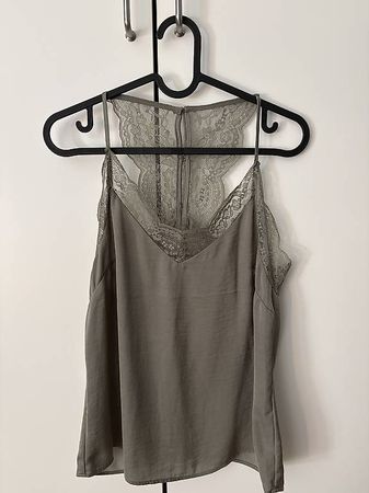Feines, pastell-hellgrünes Sommeroberteil, Grösse 36