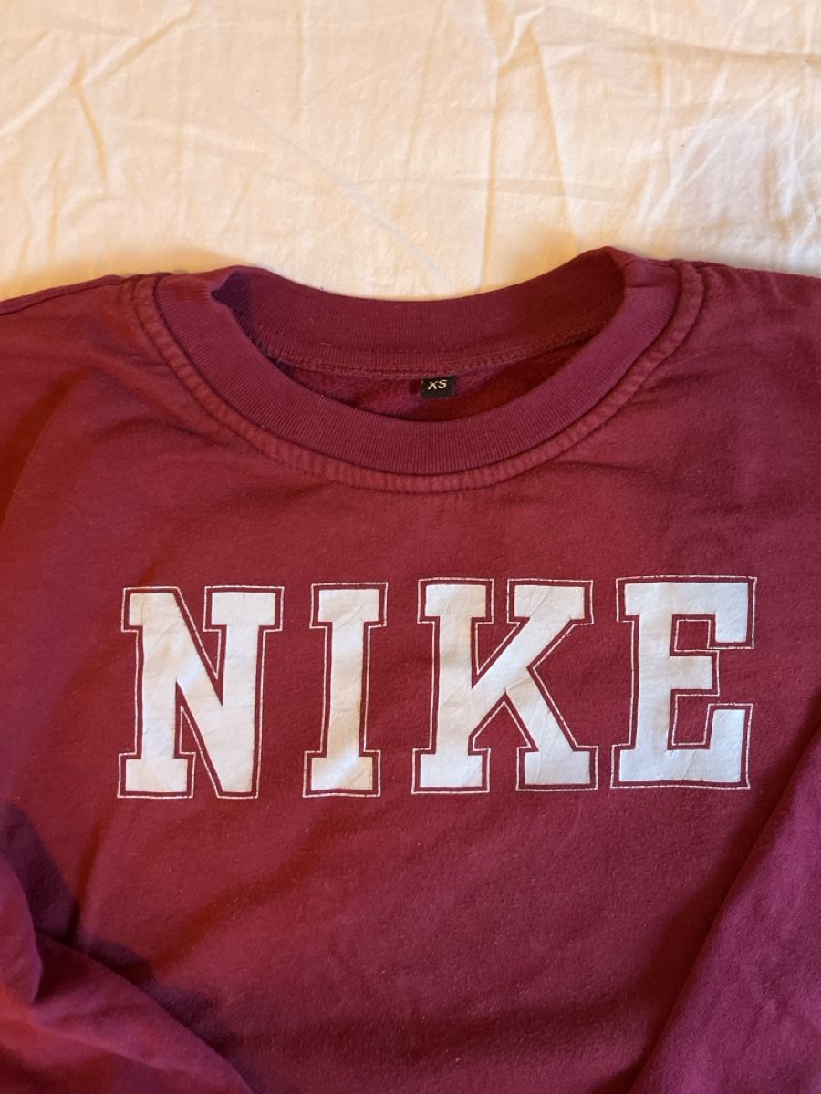 Nike Maglioni & Felpe: nike vintage crewneck – Usato da Luzern venduto da janine_l 1