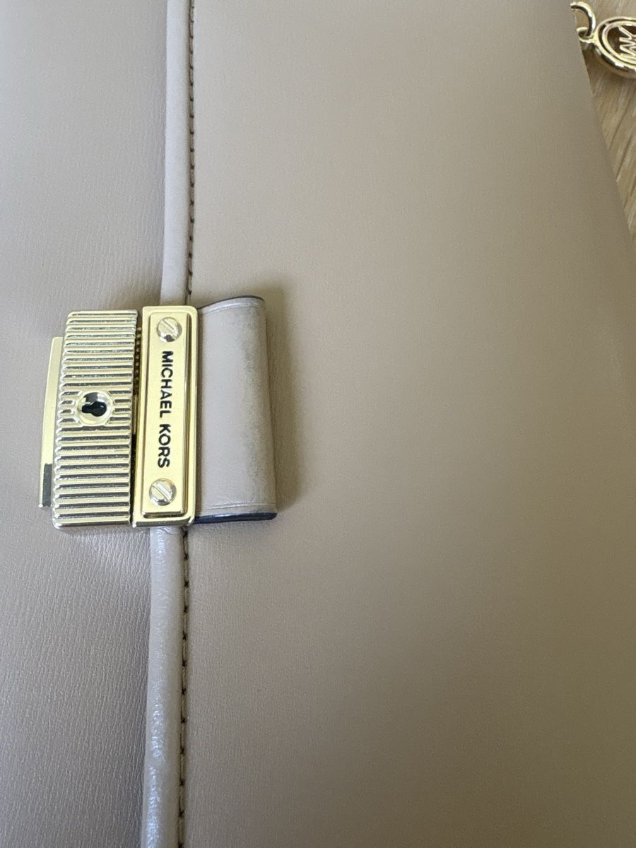 Michael Kors Borse da donna: Michael Kors beige camel tan shoulder bag – Usato da Zürich venduto da Julie_nouvelle24 2