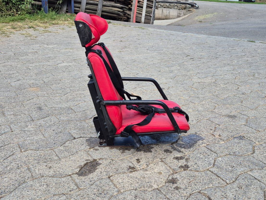 Seggiolini per auto: Kindersitz, Traktorensitz – Usato da Bischofszell venduto da Stefff3 1