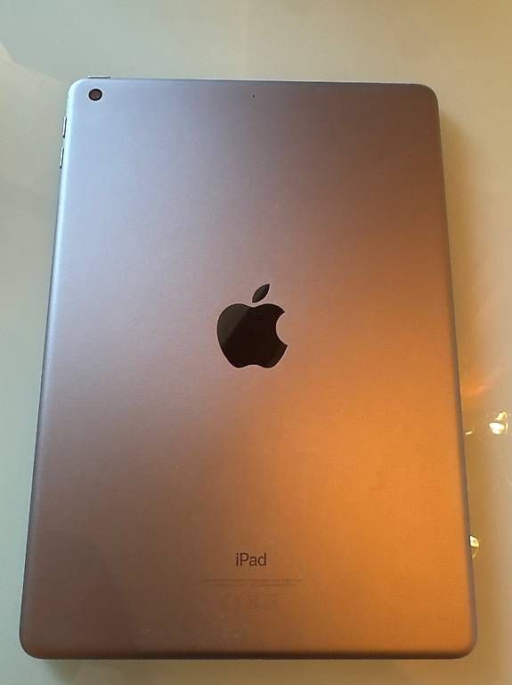 Apple Tablet PC: iPad 5eme génération – Usato da Granges-Marnand venduto da chr_gg86 1