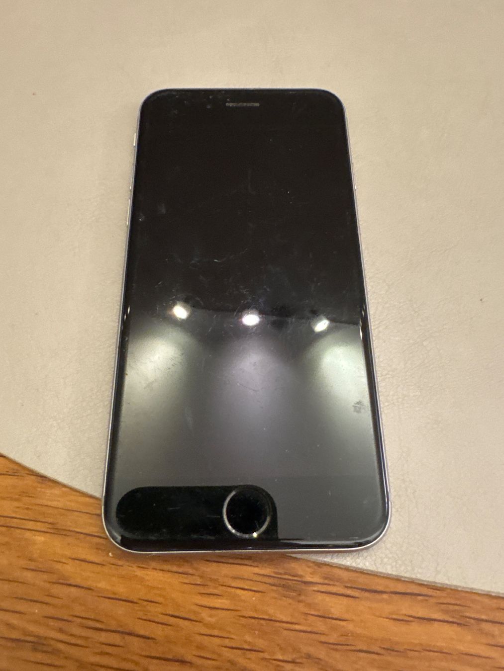Apple Telefoni cellulari / Smartphones: IPHONE 6 – Difettoso da Adliswil venduto da Busys