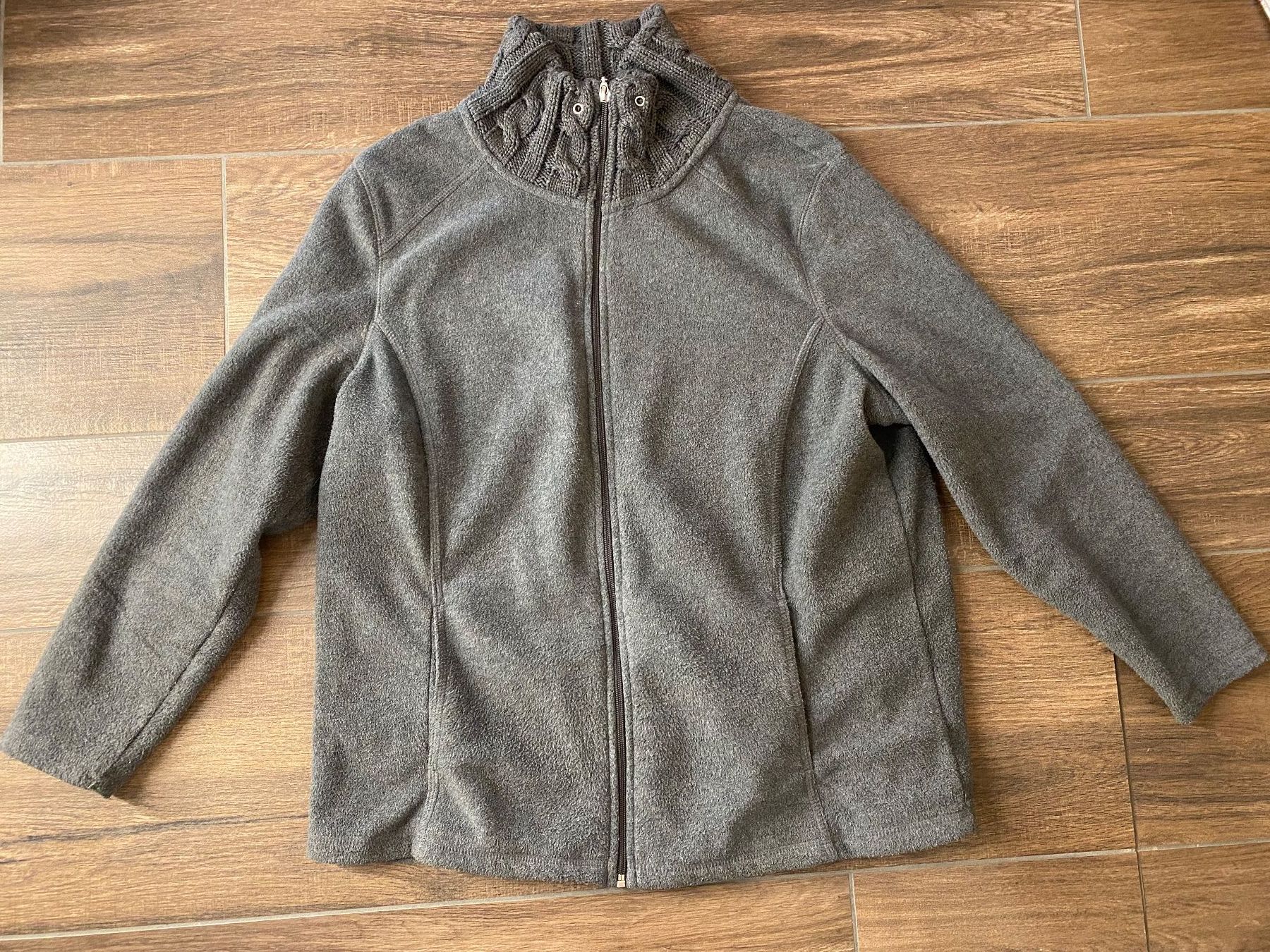 C&A Giacche: C&A Canda Strickjacke Trainingsjacke grau Gr. L – Usato da Pratteln venduto da a23_j2gs