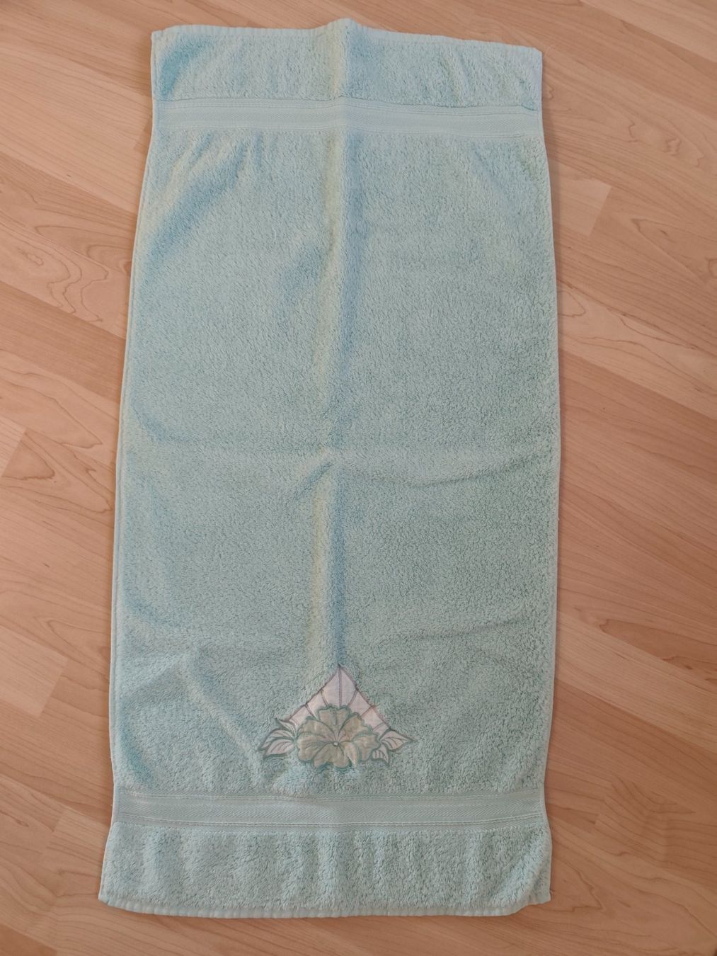 Badetücher: Handtuch mintgrün – Gebraucht aus Eschenbach LU von Orchi