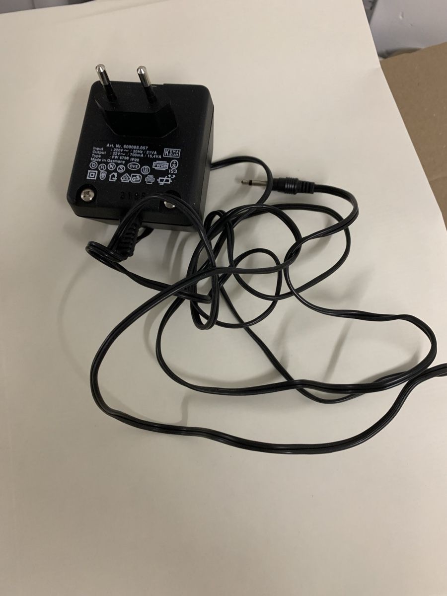 Laufwerke & Adapter: Netzteil 220V / 15.4V 700mA mit Kabel – Gebraucht aus Erlenbach ZH von Ritschly 1