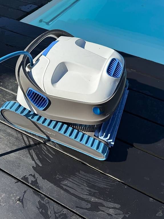 Accessori per Piscine: Robot piscine DOLPHIN S300i – Usato da Murten venduto da Civetta3
