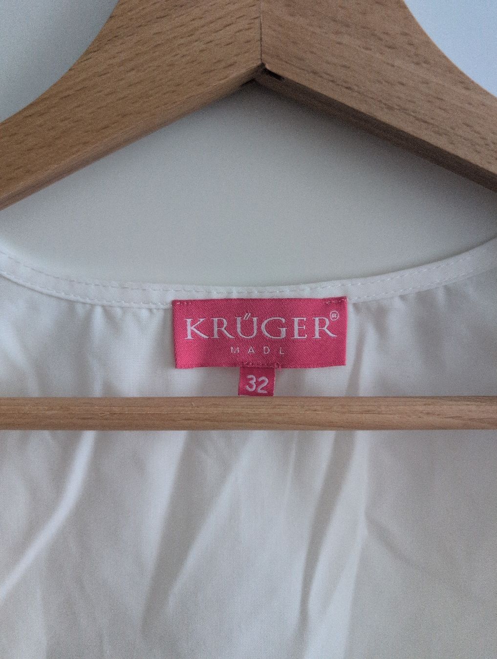 Kostüme: Krüger Dirndlbluse Weiss Grösse 32 – Gebraucht aus Eglisau von van_td5w 1