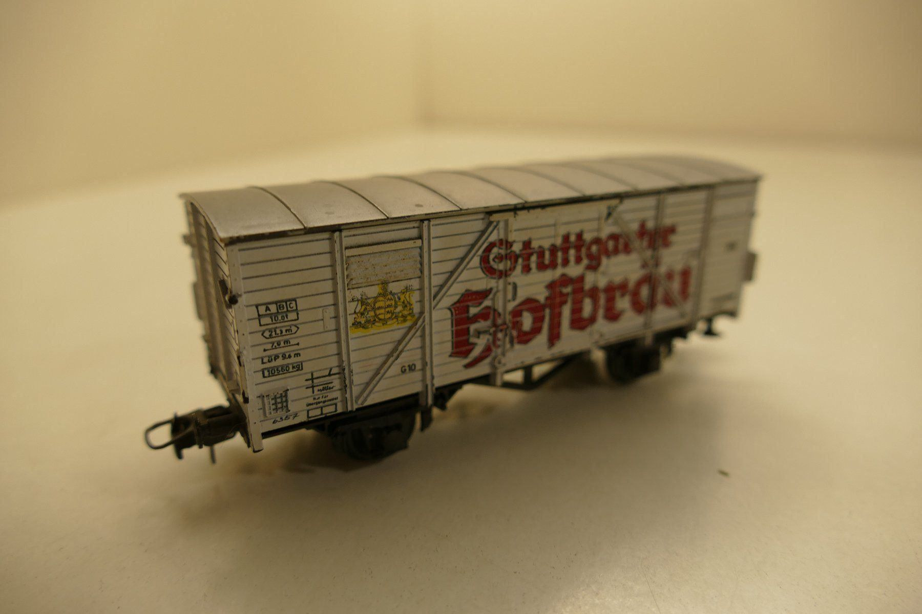 Roco Modellini di ferrovie: Roco H0: Güterwagen Stuttgarter Hofbräu – Usato da Niederhasli venduto da rail-duerst 1