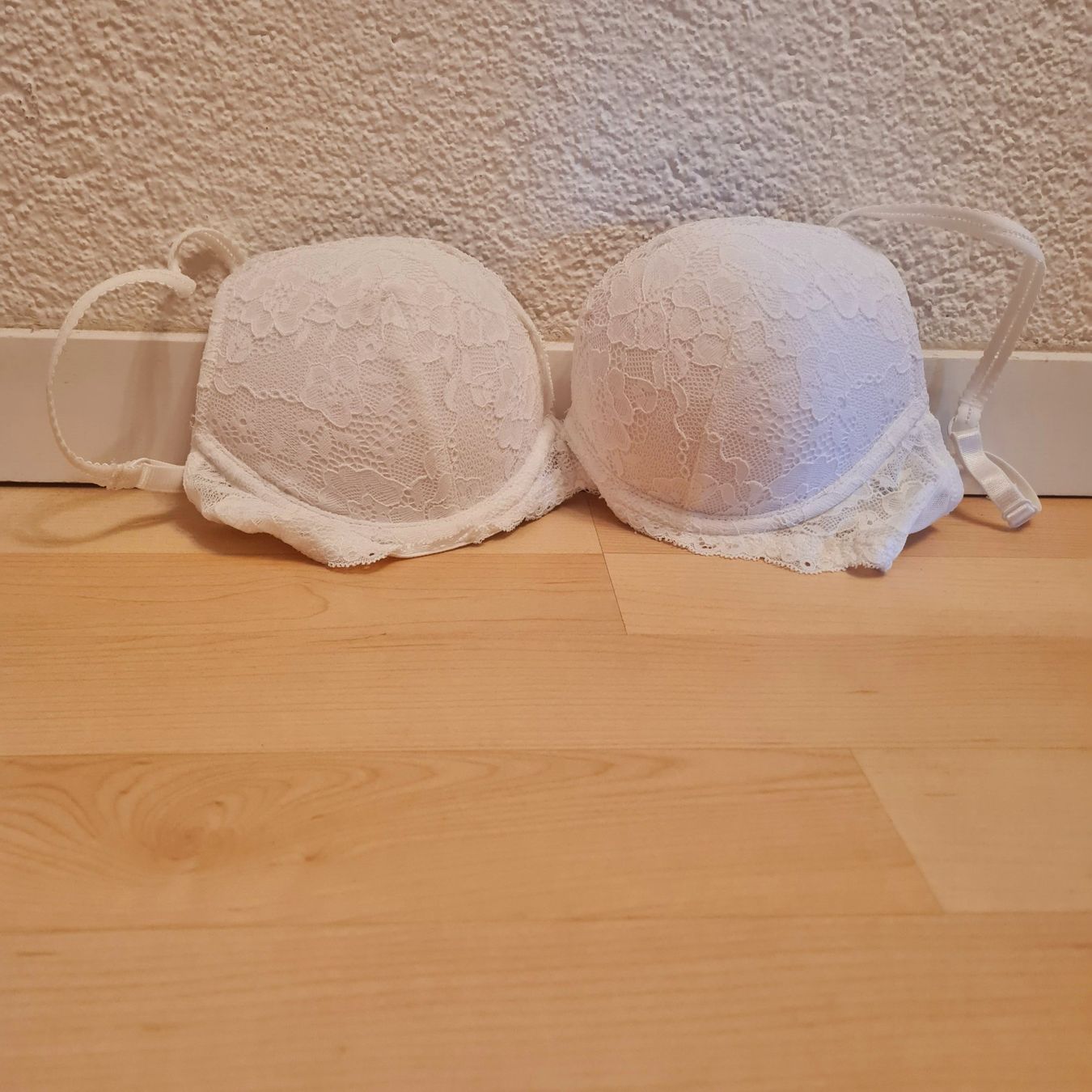 H&M Altra biancheria intima: Super push BH Spitze Grösse 70B neu – Nuovo (secondo la descrizione) da Lyss venduto da waldfee10