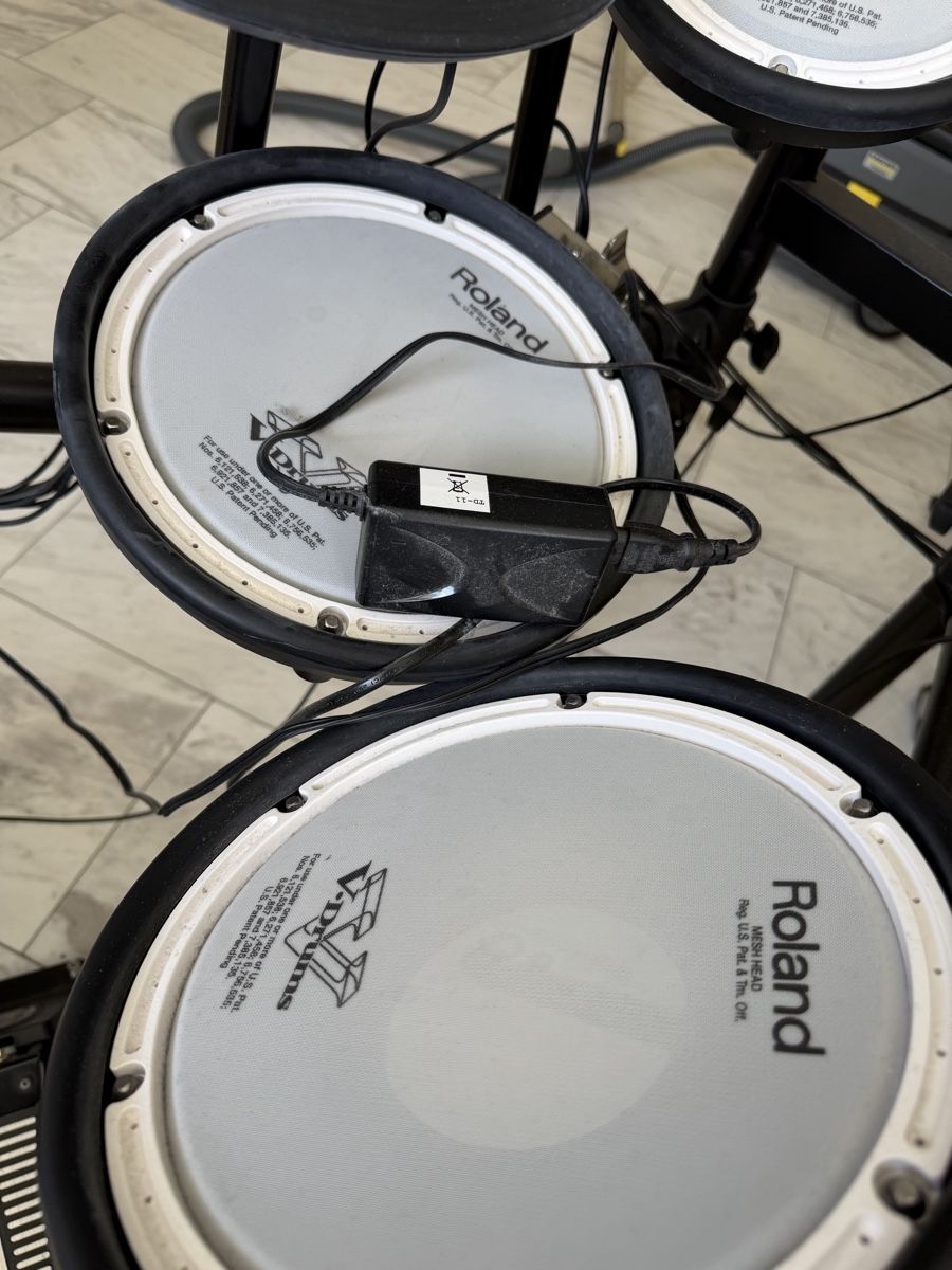 Strumenti musicali: Elektronisches Schlagzeug Roland – Usato da Derendingen venduto da Dominiquexo02 4