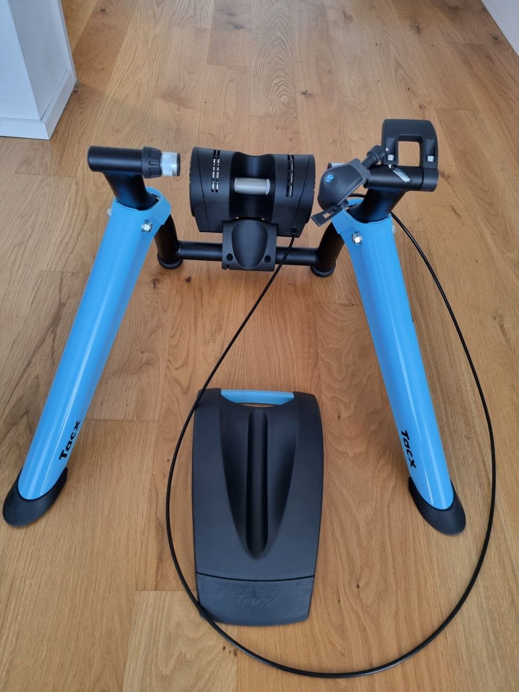 Tacx Hometrainer: Tacx Boost Bundle Rollentrainer inkl. Garmin Speed Sensor 2 – Gebraucht aus Eglisau von dmtdmt 4