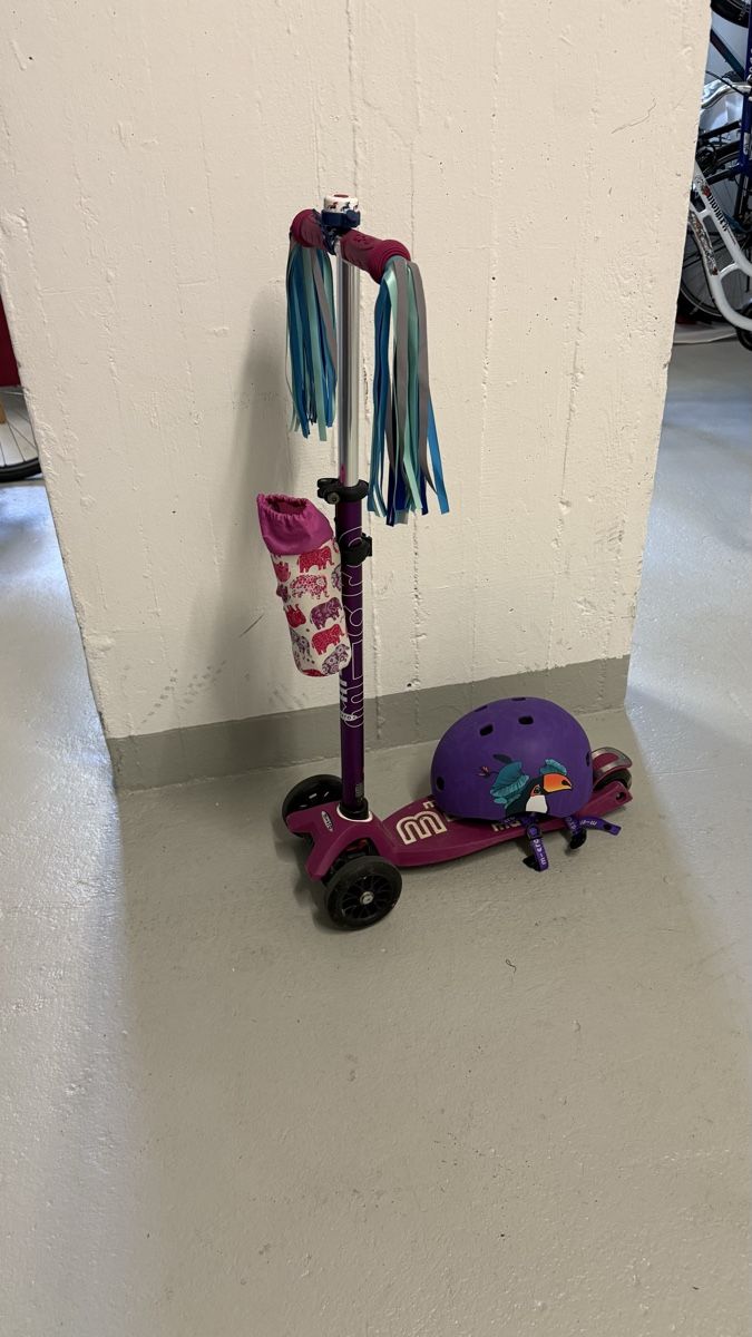 Micro Caschi: Micro Maxi Deluxe scooter + helmet – Usato da Kloten venduto da wer_26t5 3
