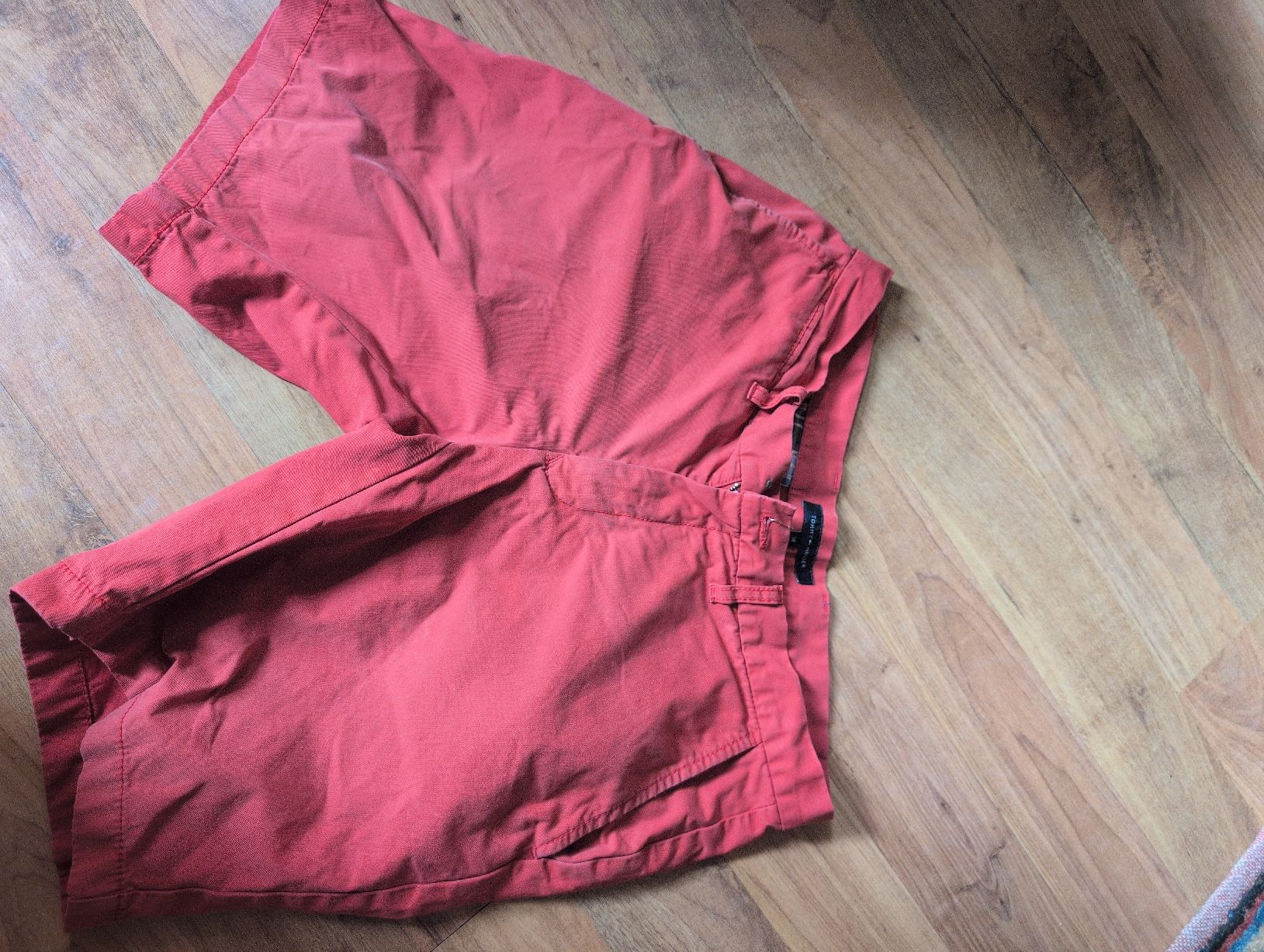 Tommy Hilfiger Pantaloni: alte rote Tommy Hilfiger Shorts – Usato da Hochwald venduto da luk_27n7 3