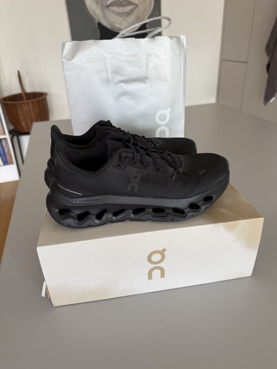On Scarpe da donna: On Cloudtilt W Eclipse Black US 6.5 / EU 37.5 - New! – Nuovo (secondo la descrizione) da Zürich venduto da gracieteS 2