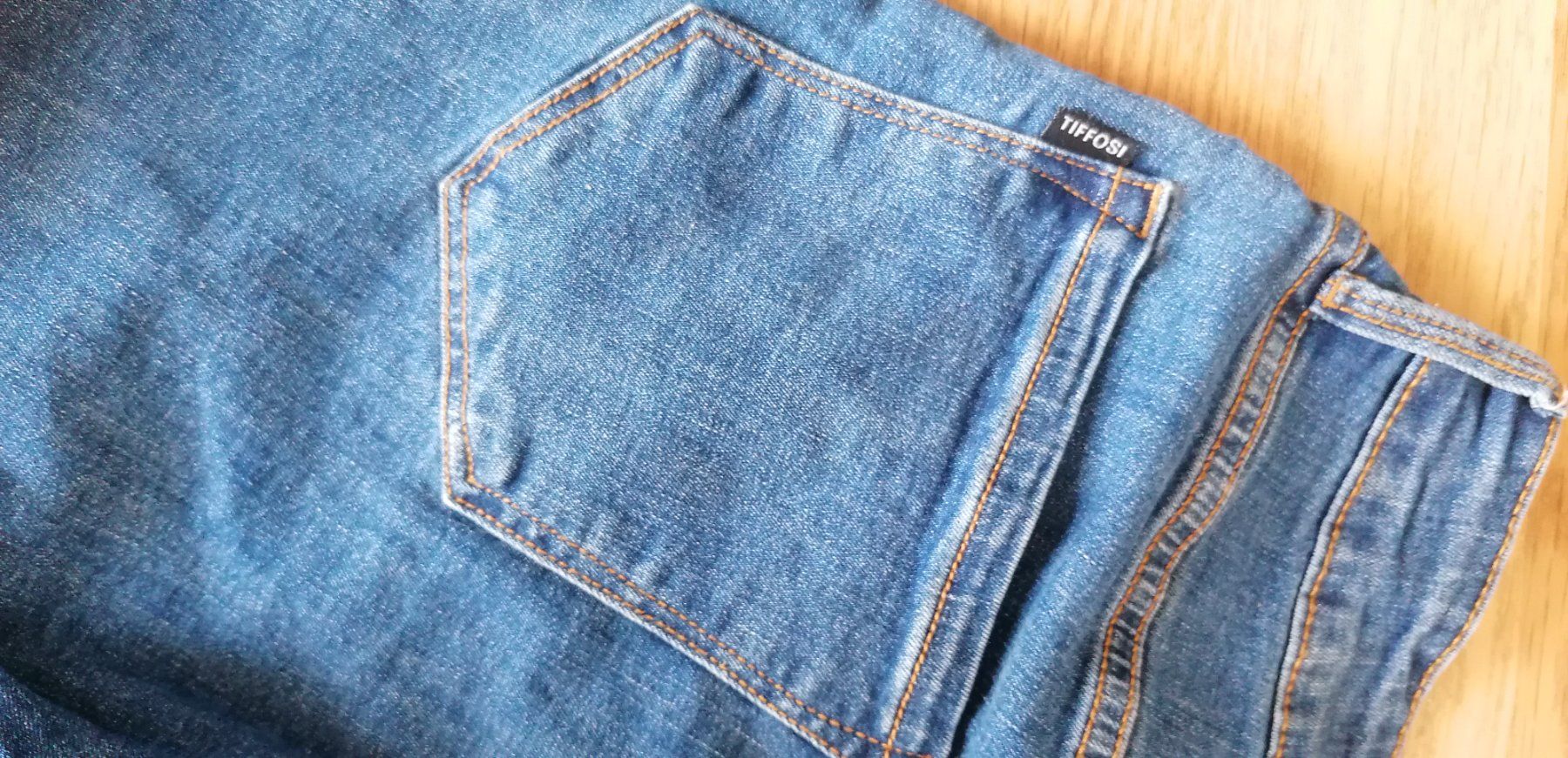 Pantaloni: Short,short en jean – Usato da Montcherand venduto da petiteoune75 5