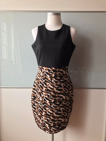 Kleid von F Fashion Paris