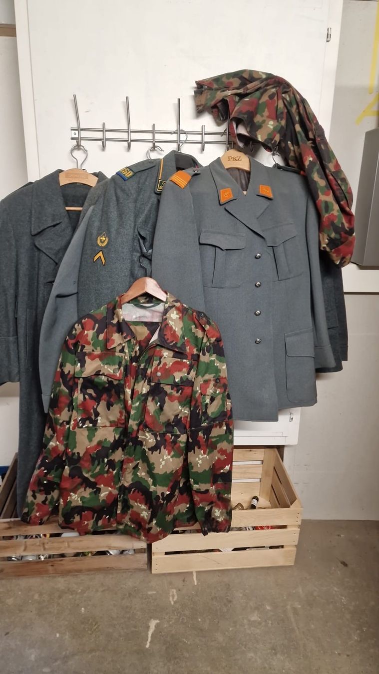 Armée suisse Uniformes: Konvolut Schweizer Armee Militär – D'occasion à Bolken par Mumin24 2
