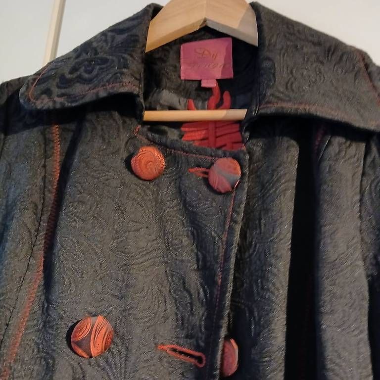 Cappotti: Manteau, style desigual – Usato da penthaz venduto da Sunflower6565 2