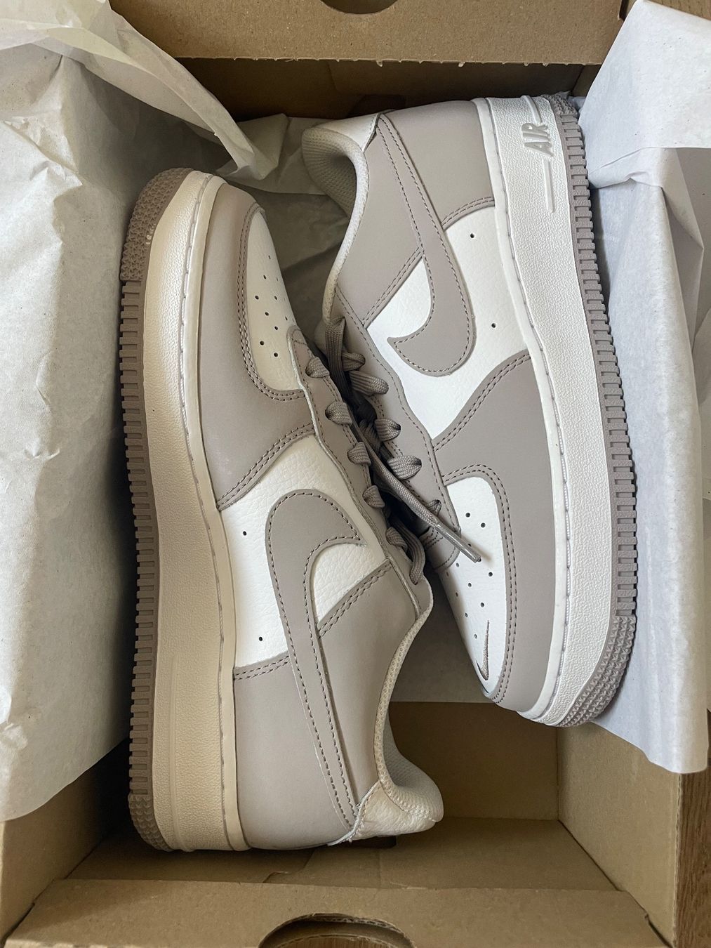 Nike Scarpe da uomo: Nike Air Force 1 Gr. 39 NEU – Nuovo (secondo la descrizione) da Waltenschwil venduto da hansnine 5