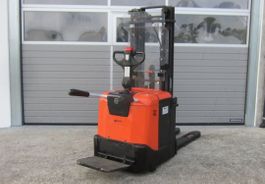 Toyota Ameise Deichsel-Stapler max. 1250kg, 4.50m Triplexmas