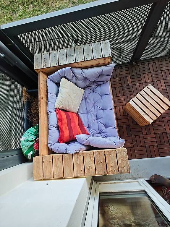 Divani: Ensemble de balcon : canapé et table basse en bois – Usato da Prêles venduto da val_th6s 3