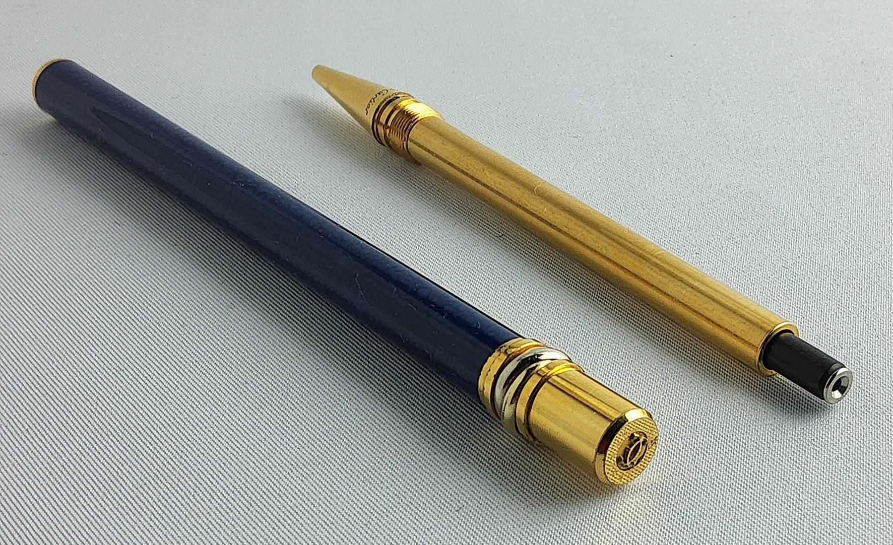 Cartier Penna & Evidenziatori: MUST DE CARTIER Kugelschreiber TRINITY - Blue Lacquer – Usato da Thalwil venduto da freespirit-jp