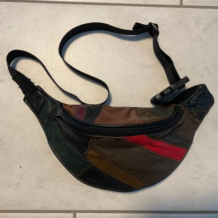 Bauchtasche aus Leder
