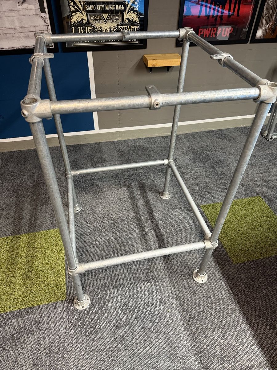 Tables: Hochtisch Bartisch  – D'occasion à Bülach par arigator78 1