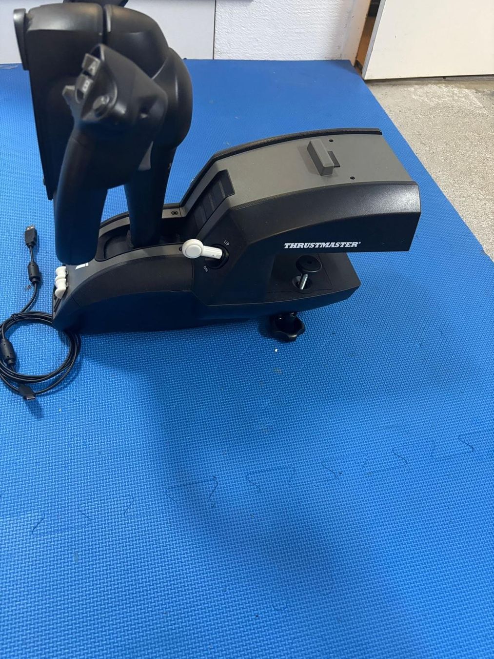Thrustmaster Controller: Thrustmaster TCA Boeing Edition Yoke & Throttle-Set – Usato da Binz venduto da myswiss 2