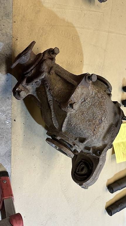 Toutes les pièces auto: BMW E30 Diff 188 / 3,25 – D'occasion à Burgdorf par NoQuestions 1