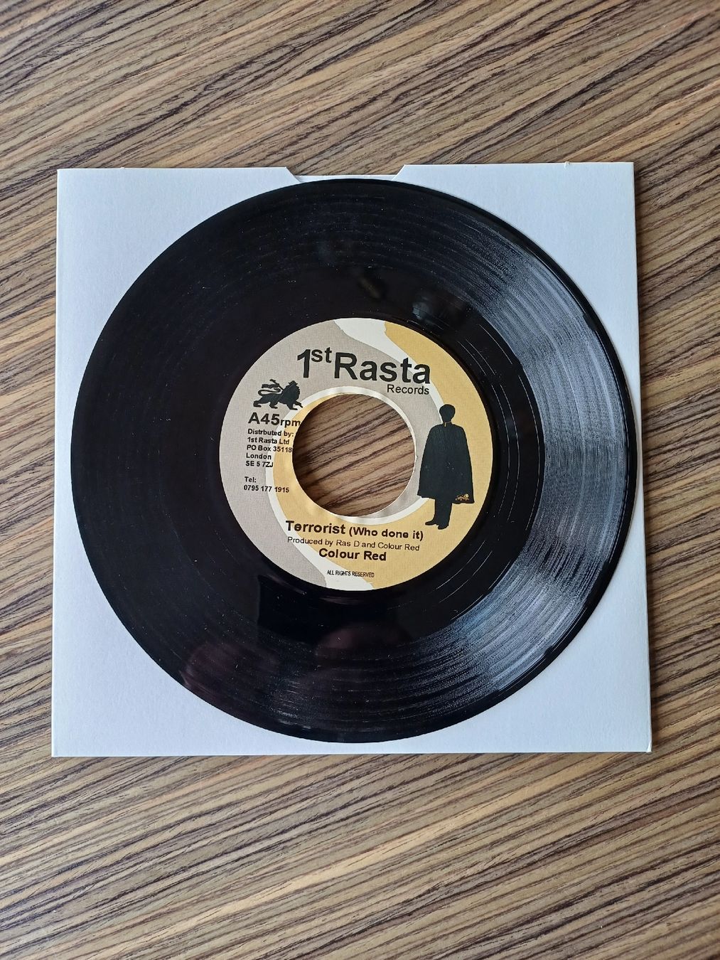 Dischi in vinile: Colour Red "Terrorist" 45t – Usato da Begnins venduto da Drastic-Sound 2